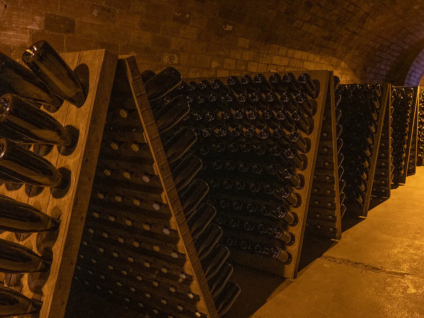 Sparkling Wine Making Méthode Champenoise